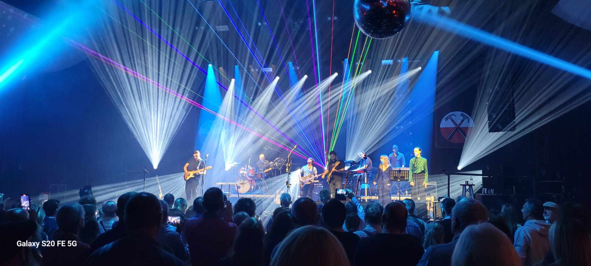 Concert FLOYD avec lasers multicolores